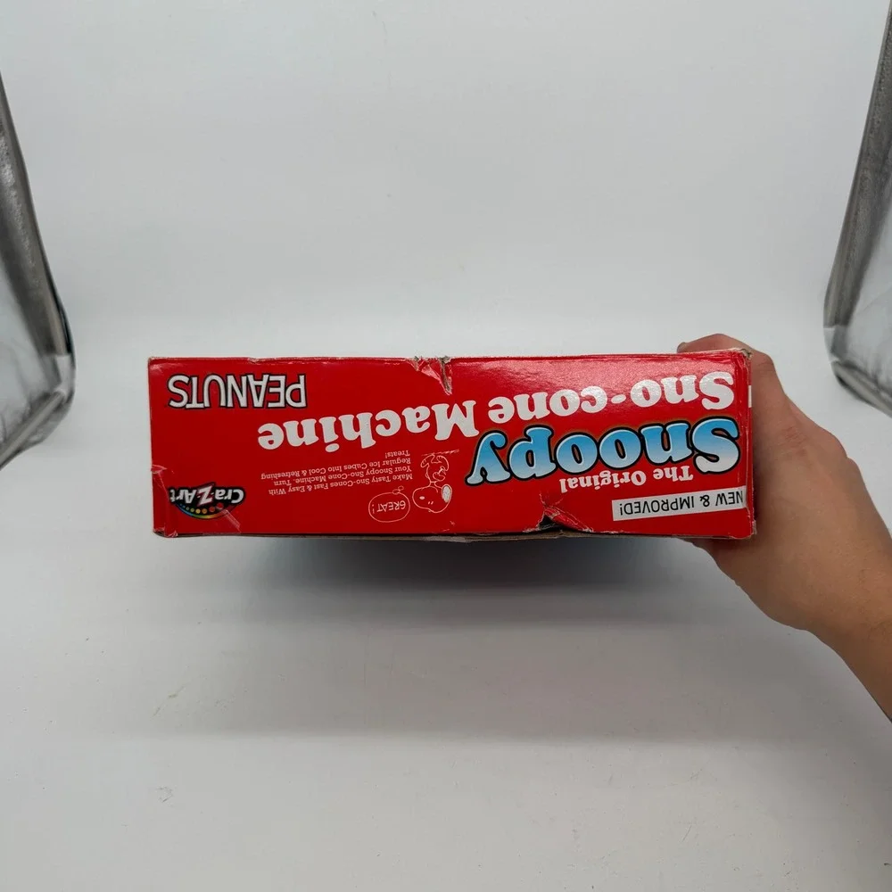 Cra-Z-Art Peanuts Snoopy Sno-cone Machine with 4-Flavor Refill Pack Set NEW
